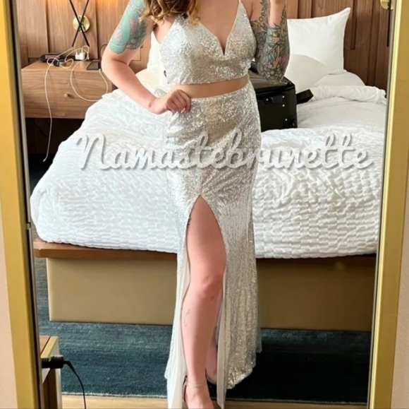 Nwt Lulu's Spotlights Shining Silver Sequin Two-Piece Maxi Dress - Picture 11 of 14